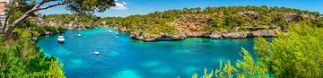 Prachtige baai van Cala Figuera, panorama aan zee op Mallorca, Balearen van Alex Winter