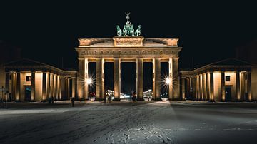 Brandenburg Gate in winter by swc07