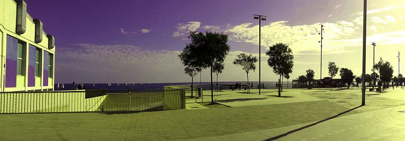 Badalona Boardwalk von 10x15 Fotografia