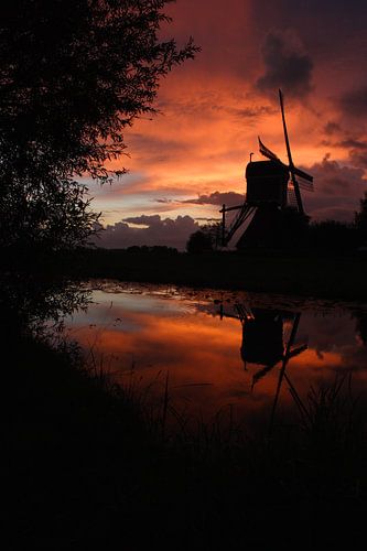 Windmolen van Kockengen tijdens zonsondergang