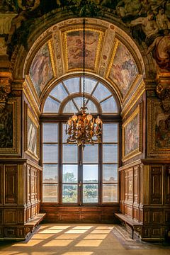 Fenster im Ballsaal von Schloss Fontainebleau von Jurjen Jan Snikkenburg