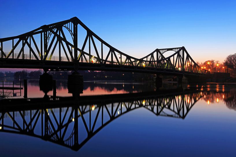 Glienicker Brücke zwischen Potsdam und Berlin von Frank Herrmann