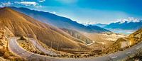 Panoramaweg durch die Berge Tibets von Rietje Bulthuis Miniaturansicht
