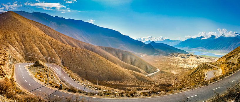 Panoramaweg durch die Berge Tibets von Rietje Bulthuis
