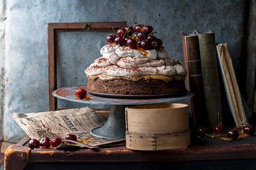 Kastanienmousse-Kuchen mit Karamell-Kirschen sur BeeldigBeeld Food & Lifestyle