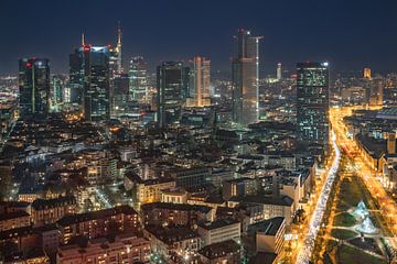 Frankfurt am Main bij nacht - Marriott Hotel van Fotos by Jan Wehnert