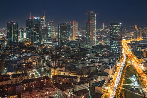 Frankfurt am Main bij nacht - Marriott Hotel
