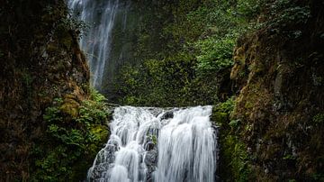 Multnohma Falls, Oregon van Harold van den Hurk