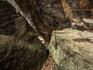 Bielatal, Sächsische Schweiz - Felsdurchgang am Hinteren Wiesenstein