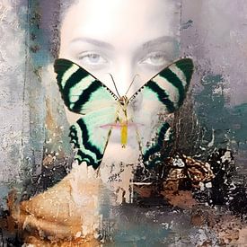 ButterflyWoman | Ein Bild eines Frauenporträts mit einem Schmetterling von Wil Vervenne
