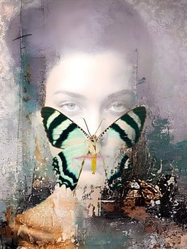 VlinderVrouw | Een afbeelding van een portret van een vrouw met daarin een vlinder verwerkt