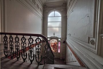 Urbex trappenhuis van Dyon Koning