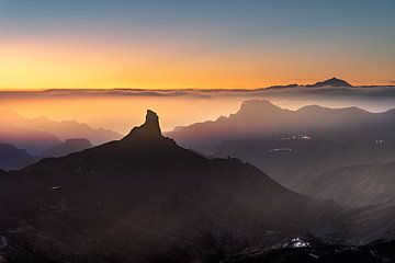 Landschap op Gran Canaria bij zonsondergang. van Voss Fine Art Fotografie