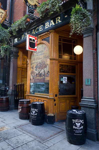 Café in Dublin, Irland von Kees van Dun