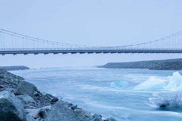 Brug bij gletsjer meer in IJsland van PeetMagneet