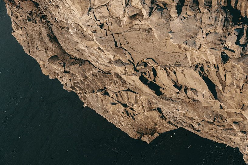 Roches islandaises sur la plage de lave par Sophia Eerden