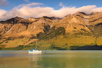 Bateau à voile dans le lagon de Glenorchy, Nouvelle-Zélande sur Markus Lange