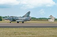 Dassault Mirage 2000-5F met remparachute. van Jaap van den Berg thumbnail