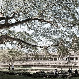 Achter Angkor Wat van Geert Schuite