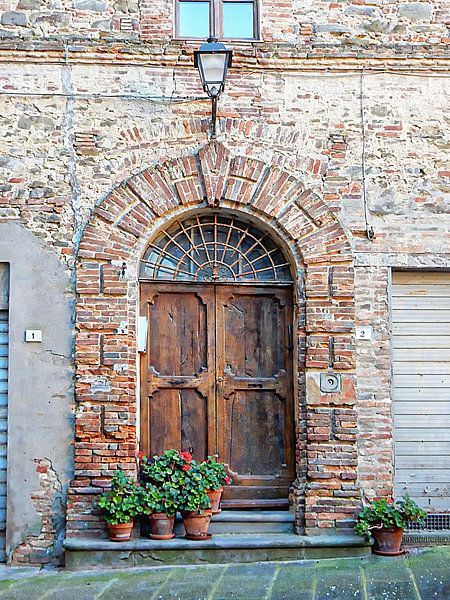 Pittoreske deuropening Panicale van Dorothy Berry-Lound