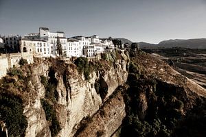 Zonsondergang in Ronda, Spanje oude stad stadsgezicht op de Taag kloof, Spanje