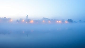 Misty skyline Zutphen van Vladimir Fotografie