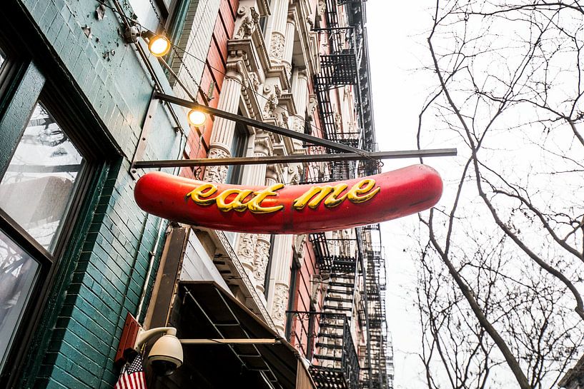 mangez-moi !  enseigne de restaurant New York par Eric van Nieuwland
