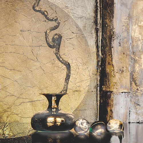 Stilleven. Beige. Zilver. Wabi-Sabi. Japandi stijl.