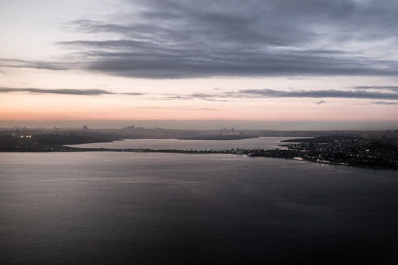 Sunset in Istanbul by Joris van Gennip