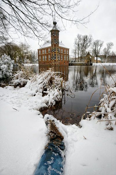 Sneeuwlandschap met kasteel en been van Chi