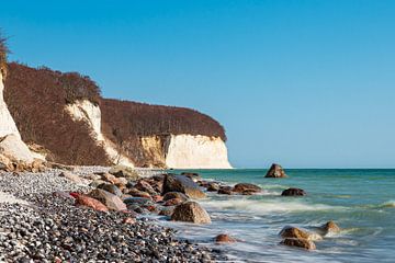 Krijtrotsen aan de kust van de Oostzee op het eiland Rügen