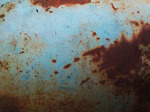 Autowrak met roest 13