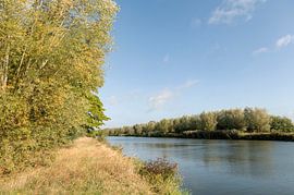 Bossuit - Courtrai Canal by Richard Wareham