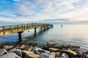 Pier on the Baltic Sea coast in Sassnitz, Germany by Rico Ködder