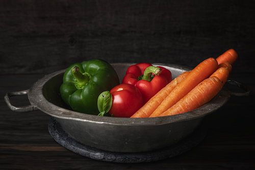Stilleven : Groenten in schotel van jacky weckx