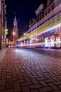 Straßenbahnverkehr vor dem Munttoren in Amsterdam bei Nacht von Bart Ros Miniaturansicht