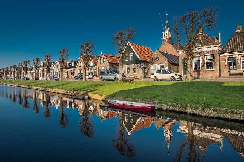 De langgerekte vaart van Stavoren, Friesland. van Harrie Muis