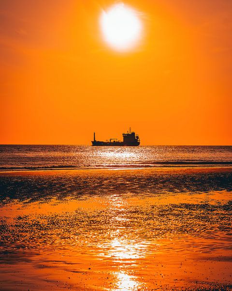 Sunset Ship II by The Utregter Photoraphy