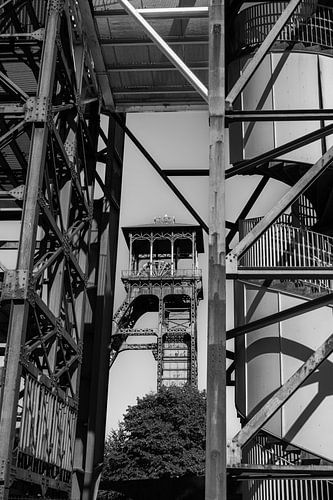 Schachtbok van een oude kolenmijn