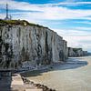the chalk cliffs of etretat van ChrisWillemsen