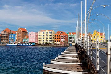 Pontjesbrug Willemstad Curaçao van Marly De Kok
