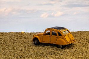 Dinky toy auto.