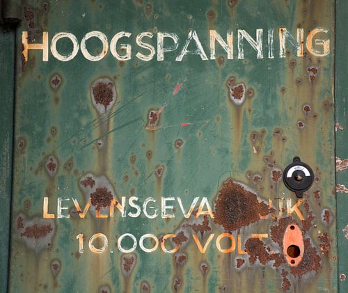 Old duration of a high voltage cabinet