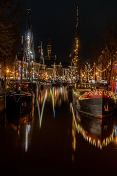 WinterWelVaart in Groningen mit Blick auf den Akerk von Vincent Alkema