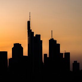 Frankfurt am Main - silhouet skyline van Frank Herrmann