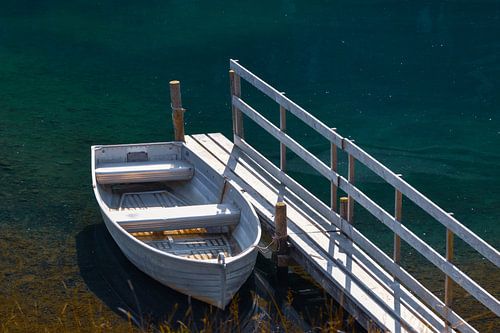 Boot am Steg am Davosersee