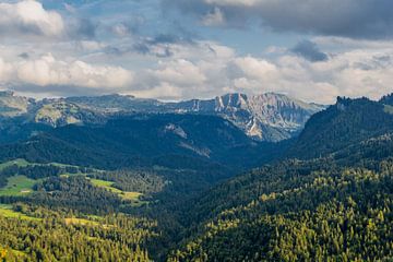 Prachtig alpenpanorama in Vorarlberg van Oliver Hlavaty