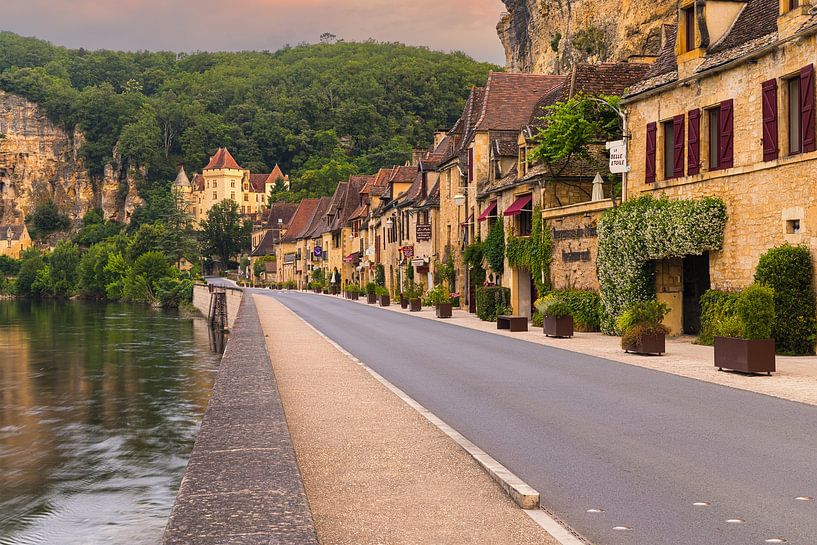 A summer morning in La Roque Gageac by Henk Meijer Photography