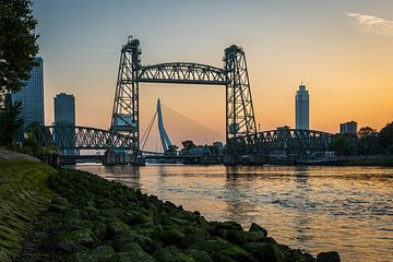 Zonsondergang Rotterdamse bruggen van Reno Mekes
