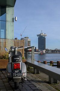 Scooter auf dem IJDock in Amsterdam
